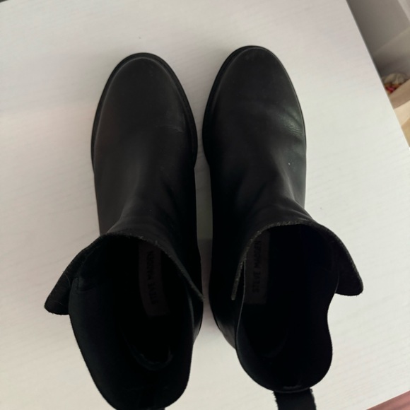 Steve Madden Chelsea Boot - Picture 4 of 6